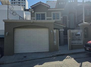 48f96b3932ae598203ef0eded3ca375af72cf29c5f6a391fcdc16f0e885ef1eb · Casa Amplia en Renta | 225 m² de Construcción | 3 Recámaras | Rancho El Grande |