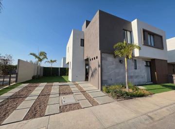 Casa de 4 habitaciones, Corregidora · Rcv Casa Venta Puerta Real