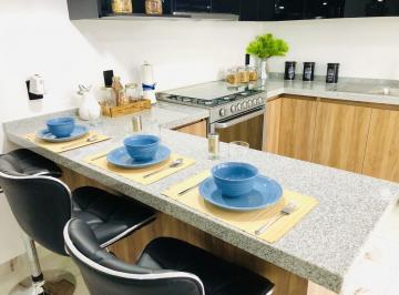 Casa · 150m² · 3 Recámaras · 2 Estacionamientos · Casa en El Refugio con Recámara en Planta Baja y Terraza