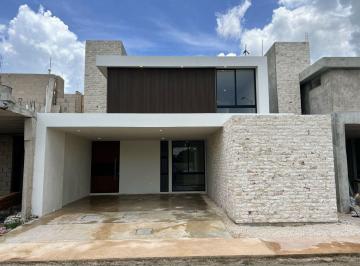 Casa · 357m² · 3 Recámaras · 2 Estacionamientos · Casa en Preventa en Privada Conkal