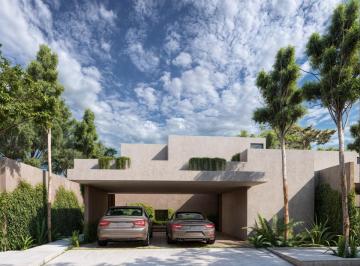 Casa · 215m² · 3 Recámaras · 2 Estacionamientos · Casa en Venta en Pueblo Cholul Mérida Yucatán.