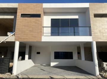 Casa · 220m² · 3 Recámaras · 2 Estacionamientos · Casa en Pueblo Cholul