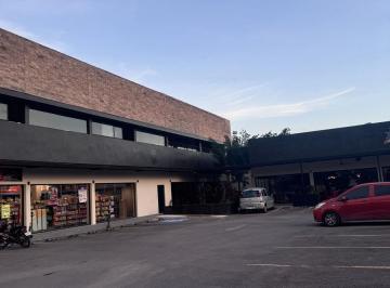 Local comercial · 425m² · 10 Estacionamientos · Local en Ciudad Caucel