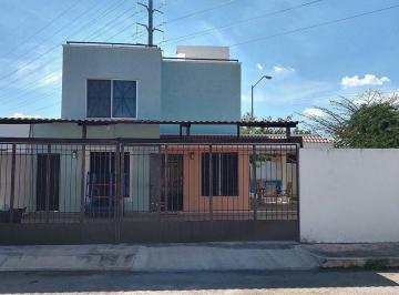 Casa · 232m² · 4 Recámaras · 2 Estacionamientos · Casa en Venta en La Herradura III, Caucel Mérida Yucatán (Eb - Vv3352)