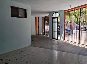CASA IDEAL PARA INVERSIÓN, REMODELAR, O HABITAR, FRENTE AL RÍO LA SILLA MUY CERC · Excelente Casa Frente Parque.