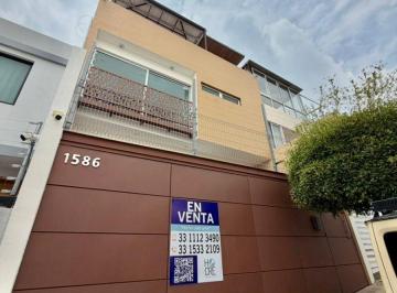 Casa de 4 habitaciones, San Pedro Tlaquepaque · Casa en Venta en Zona Iteso, Las Fuentes