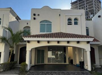Casa de 4 habitaciones, Mazatlán · Casa en Venta en Quinta Gaviotas, Zona Dorada