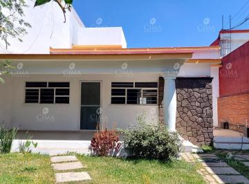 Casa · 174m² · 3 Recámaras · 2 Estacionamientos · Casa - Vista Hermosa
