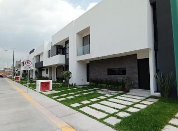 Casa en condominio · 165m² · 3 Recámaras · 3 Estacionamientos · Casa en Condominio en Venta a 10 Minutos de Plaza Town Square Metepec