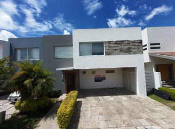 f79bac5bcfbf35202e1feaebad98e5145f8e5b7eaefda4edbd317935887061cb · Casa en Venta en Solares Coto 1 (Recorrido Virtual).