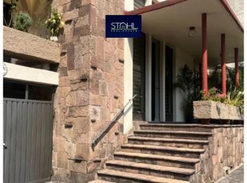 Casa · 600m² · 4 Recámaras · 8 Estacionamientos · Casa en Renta o Venta en Yacatas, Narvarte, 3 Pisos