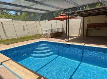 Casa de 4 habitaciones, Mérida · Casa con Alberca Techada, Paneles Solares, Cochera 2 Autos, en Venta, Santa Rita Cholul