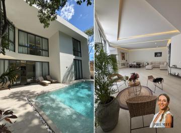 Casa · 428m² · 5 Recámaras · 3 Estacionamientos · Casa en Venta en Playa del Carmen