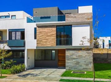 Casa en condominio de 5 habitaciones, Zapopan · Casa de 5 Recamaras Solares – Altanza Zapopan (Zona Real)