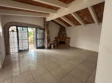 1 · Casa en Venta en Quintas de La Viña, Tequisquiapan, Ideal Para Familias