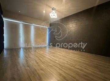 Departamento · 220m² · 3 Recámaras · 2 Estacionamientos · Departamento en Lomas Verdes