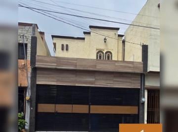 Casa · 3 Recámaras · 2 Estacionamientos · Casa en Cumbres