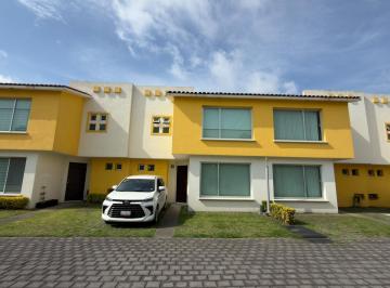 Casa · 122m² · 3 Recámaras · 2 Estacionamientos · Casa en Renta en San Mateo Atenco