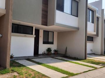 Casa de 4 habitaciones, Tlajomulco de Zúñiga · Casa en Renta en Alberí Residencial con Roof Garden