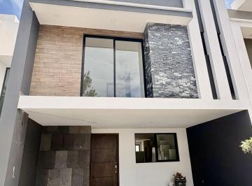 Casa · 210m² · 4 Recámaras · 2 Estacionamientos · Casa en Renta, La Antigua Cementera