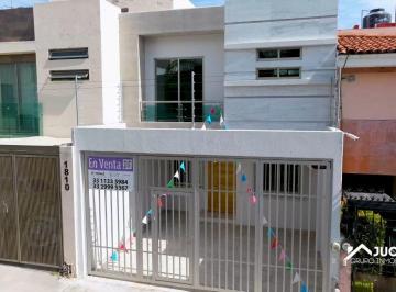 Casa de 3 habitaciones, Zapopan · Casa en Venta en Valdepeñas, Zapopan