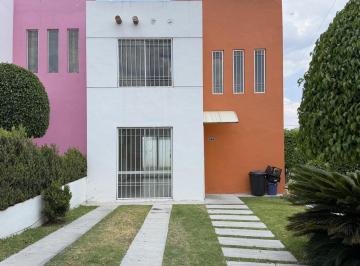 Casa · 78m² · 2 Recámaras · 1 Estacionamiento · Casa en Venta Lagos del Country León Guanajuato