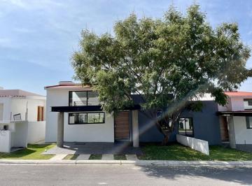 6976edb28e64c012f4c4c3c8875f1ad7c1024b47cd3ed9be9590e5b3c5fb7be9 · Casa Nueva de 1 Planta con Monoespacio y Alberca | Lomas de Cocoyoc