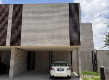 Casa · 262m² · 3 Recámaras · 2 Estacionamientos · Casa en Venta Misiones Santa Fe León Guanajuato