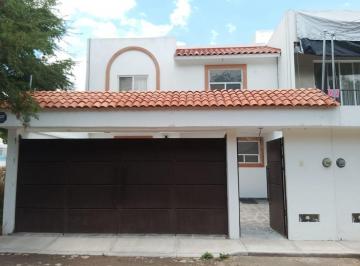 Casa de 3 habitaciones, Tequisquiapan · ? Linda Casa Céntrica en Renta — Tequisquiapan