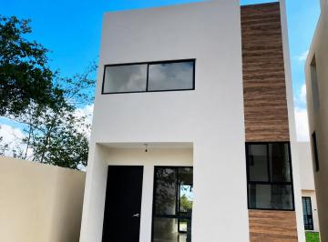 Casa de 2 habitaciones, Mérida · Casa en Venta con Piscinas
