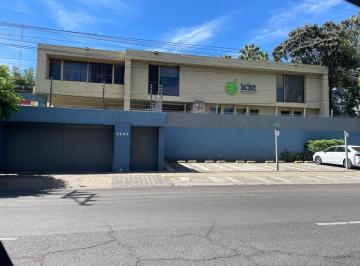 Casa uso de suelo de 17 habitaciones, Guadalajara · Casa en Venta o Renta con Excelente Ubicación y Potencial Comercial