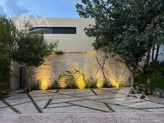 Casa · 343m² · 3 Recámaras · 3 Estacionamientos · Casa en Venta en Lagos del Sol Cancun