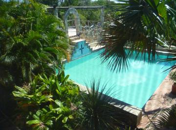 Quinta de 14 habitaciones, Izamal · Parasiso Tropical en El Centro Maya