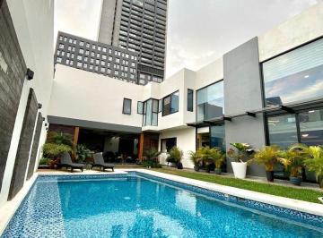 Casa en condominio · 750m² · 3 Recámaras · 9 Estacionamientos · Casa en Venta en Pontevedra