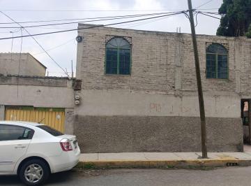 Casa de 9 habitaciones, Nezahualcóyotl · Amplia Casa en Venta Cerca de Periferico Calle 7
