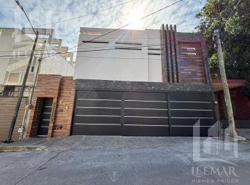 Casa · 399m² · 4 Recámaras · 3 Estacionamientos · Casa Inteligente con Estilo Minimalista y Acabados en Piedras Ígneas. Ubicada en Col. Altavista, Tam