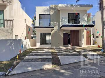 Casa · 3 Recámaras · 2 Estacionamientos · Venta de Ultimas 2 Casas en Fracc. Residencial Los Encinos, Altamira