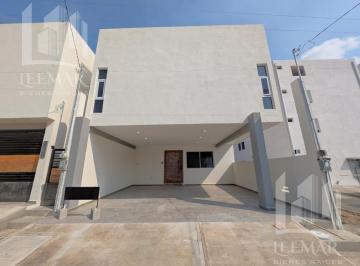 Casa · 180m² · 3 Recámaras · 1 Estacionamiento · Ventas de Casas de 3 Recamaras en Col. Luna Luna