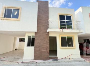 Casa · 2 Recámaras · 1 Estacionamiento · ¡última Casa Disponible en Venta! Col. del Pueblo a Solo 2 Cuadras de Av Hidalgo Frente Al Hospit