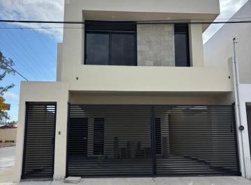 Casa · 240m² · 3 Recámaras · 2 Estacionamientos · Casas Nuevas en Venta de 3 Recamaras con Baño, a Una Cuadra del Blvd. Adolfo Lopez Mateos