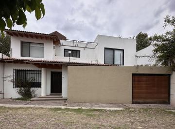 Casa de 3 habitaciones, Querétaro · Casa con Recamara en Planta Baja en Venta o Renta, Jurica Queretaro