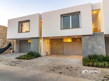 Casa de 3 habitaciones, Zapopan · Casa en Venta Dentro de Coto con Alberca, Fraccionamiento Solares, Zapopan