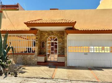 Casa · 200m² · 3 Recámaras · 2 Estacionamientos · Casa en Venta en Calle Tamaulipas, Colonia Petrolera, Coatzacoalcos, Veracruz
