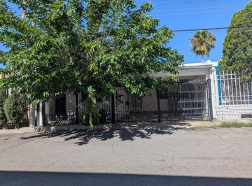 Casa · 130m² · 3 Recámaras · 2 Estacionamientos · Venta Casa Residencial Universidad Al Norte! Una Planta!