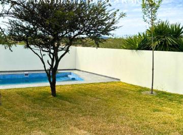 Casa · 319m² · 3 Recámaras · 4 Estacionamientos · Casa en Renta y Venta Amanali Tepeji del Río