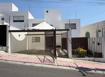 Casa de 3 habitaciones, Querétaro · Casa en Venta en Balcones Coloniales