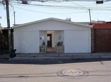 Casa de 3 habitaciones, Querétaro · Casa en Venta Remodelada Sobre Calle, Villas del Sol, Querétaro