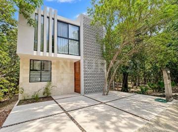 Casa · 170m² · 3 Recámaras · 2 Estacionamientos · Casa en Venta Aldea Ha, Puerto Morelos