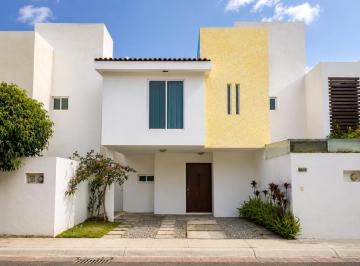 Casa de 3 habitaciones, Irapuato · Casa en Renta Frac Quetzal