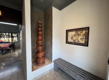 Casa · 749m² · 3 Recámaras · 6 Estacionamientos · Casa Jacarandas